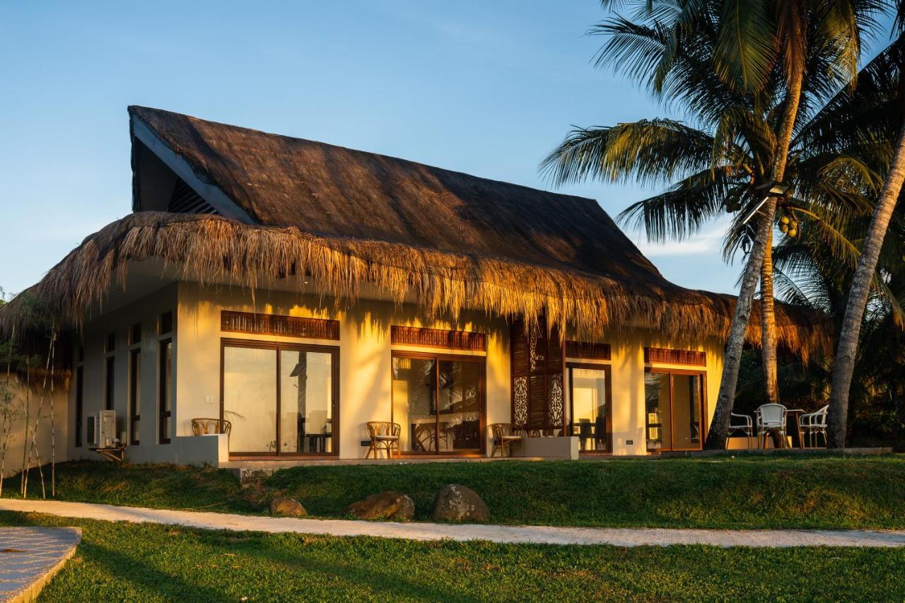 Costa Celine Beach Resort Kinablangan Екстериор снимка