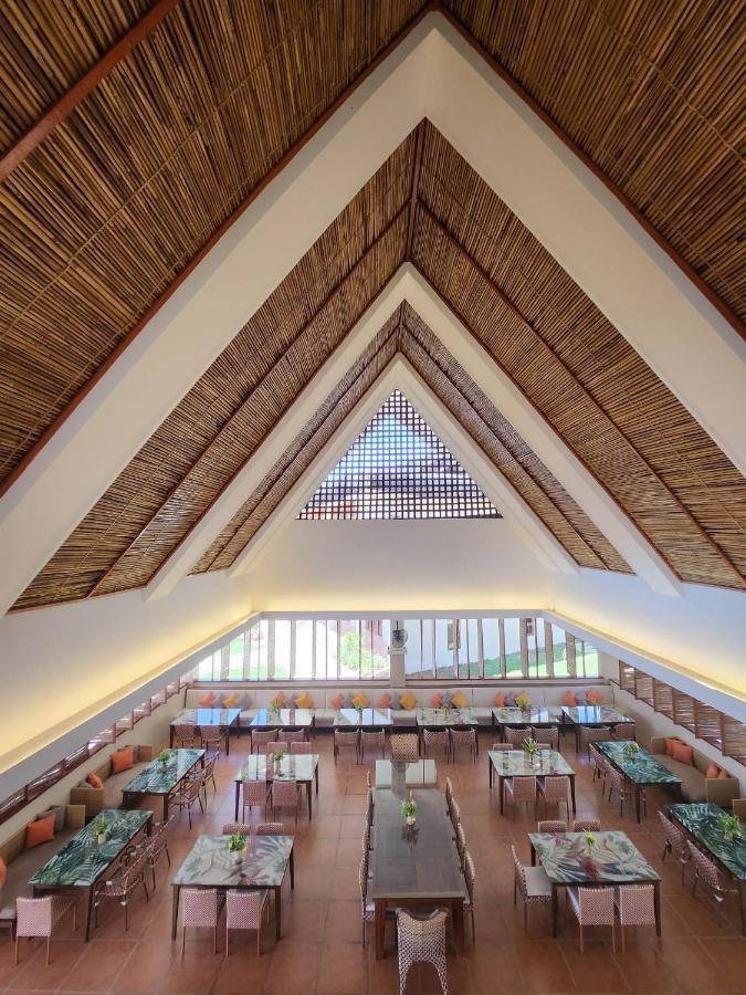 Costa Celine Beach Resort Kinablangan Екстериор снимка