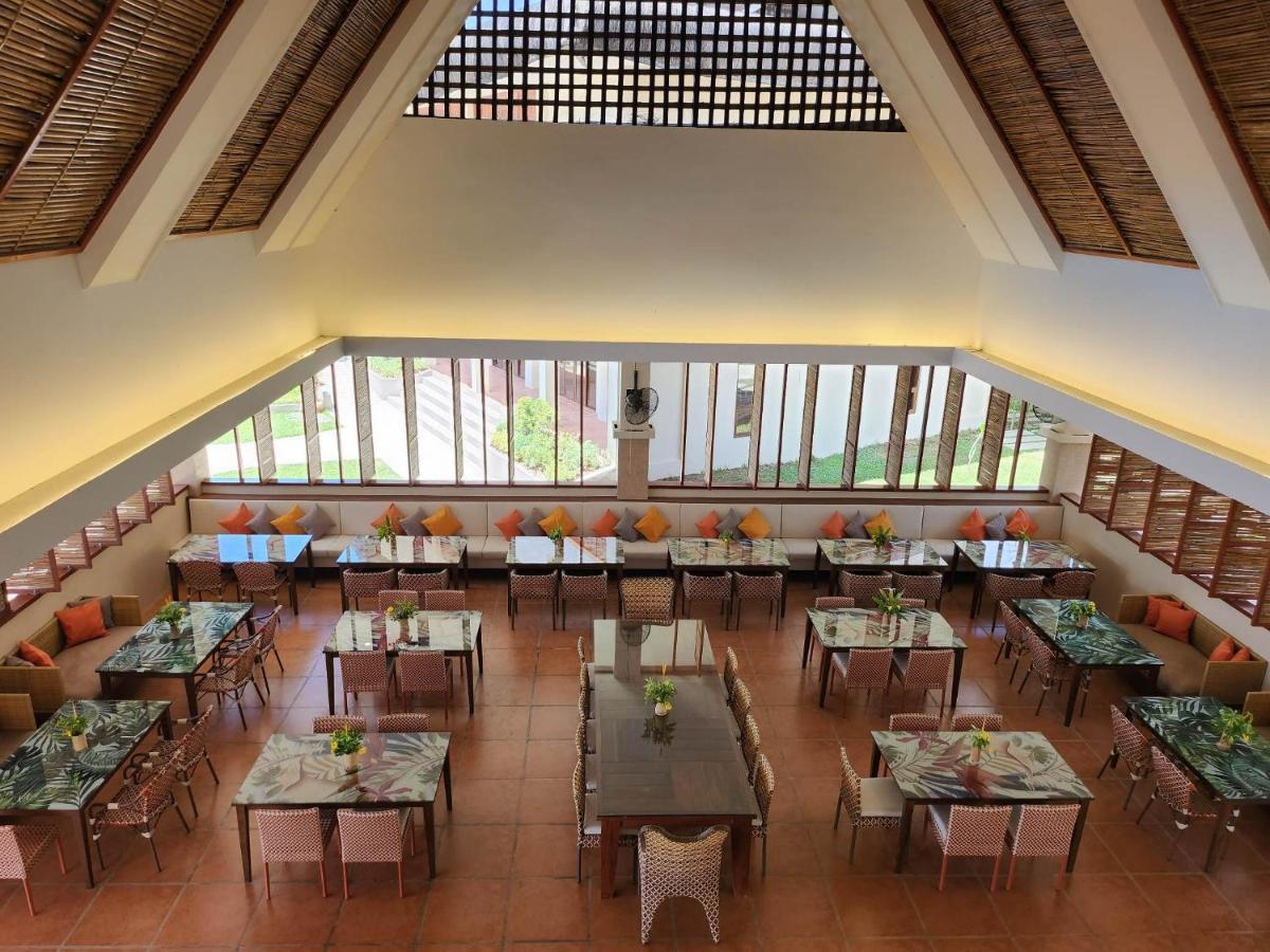 Costa Celine Beach Resort Kinablangan Екстериор снимка